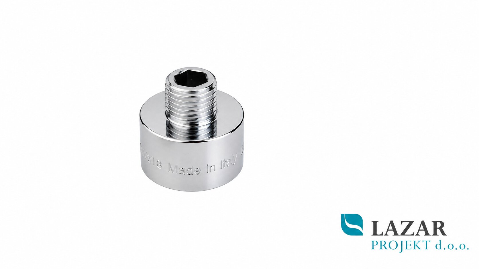 Kromirani medeninasti reducirni podaljšek z notranjim navojem 1/2", zunanjim navojem 1/4" in dolžino 15 mm